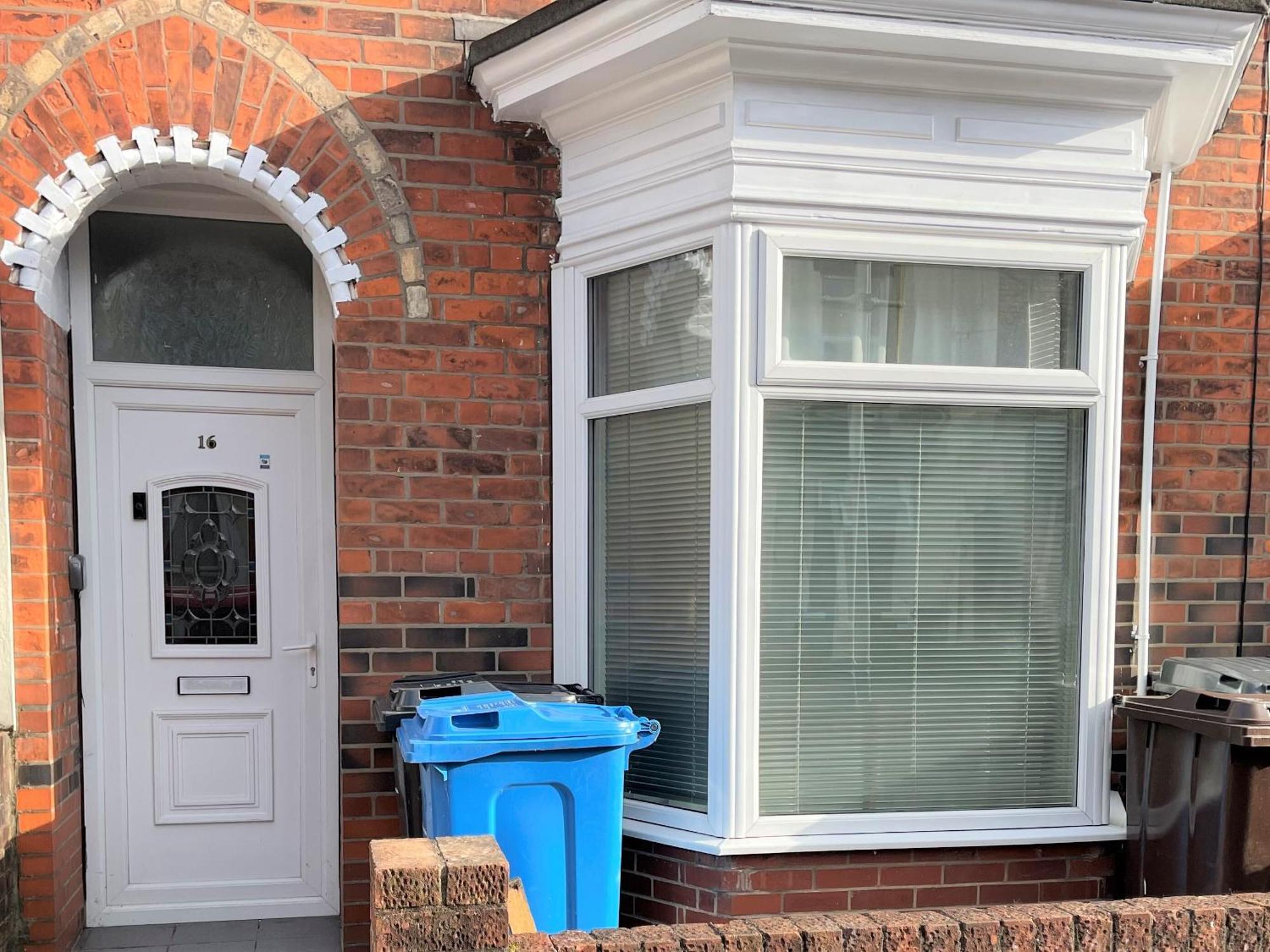 Robinhuts - 3 Bed Accommodation -Perfect For Contractors, Families & Students Kingston upon Hull ภายนอก รูปภาพ