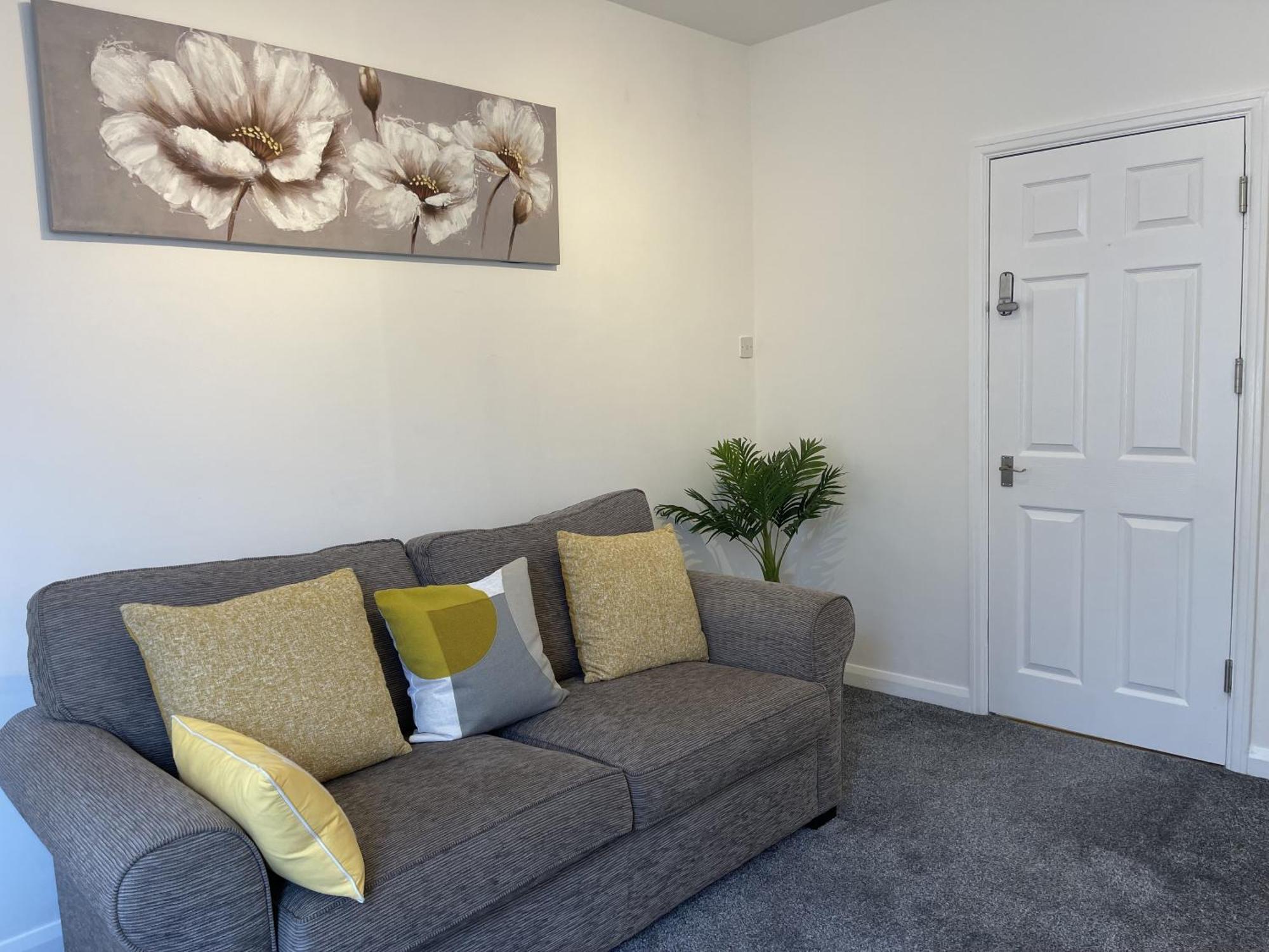 Robinhuts - 3 Bed Accommodation -Perfect For Contractors, Families & Students Kingston upon Hull ภายนอก รูปภาพ